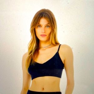 Alo airlift v neck cinched bra top with straps back detail in navy